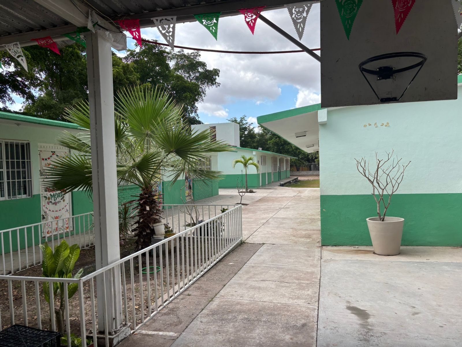 SEPyC Refuerza Seguridad en Escuelas de Villa Juárez, Navolato, para Garantizar Educación Segura