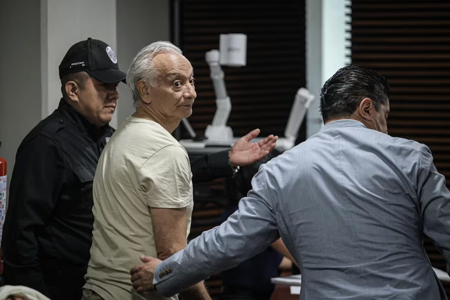 Ordenan Liberar a Víctor Rodríguez Padilla, Exdirector de Pemex, Tras Perdón de la Víctima: Restricciones y Condiciones de la Jueza