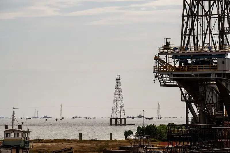 Trump y Delcy Rodríguez firman acuerdo histórico que da a EE.UU. control sobre el 20% de las reservas petroleras de Venezuela